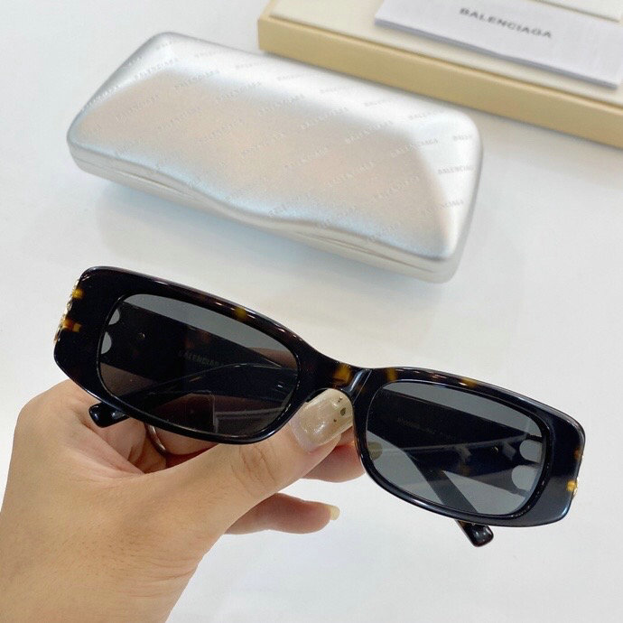 Balenciaga Sunglasses(AAAA)-106