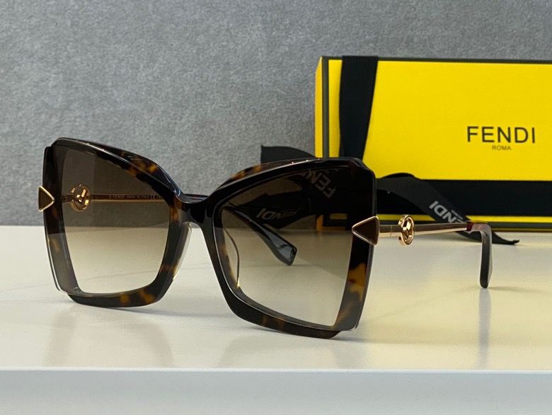 Fendi Sunglasses(AAAA)-15321