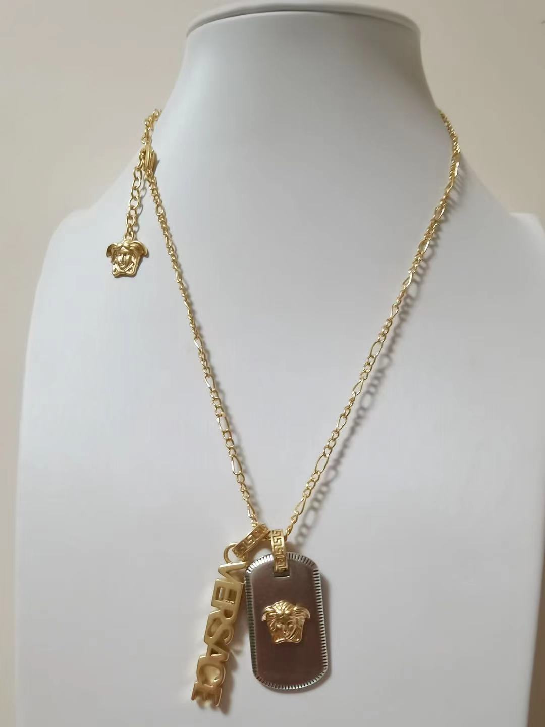 versace necklace-007