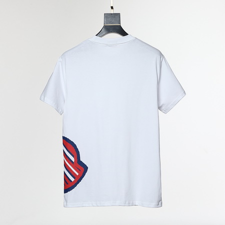 Moncler T-shirts-570