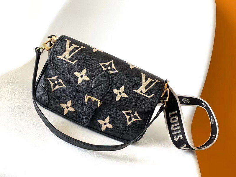 LV Handbags AAA(Women)-174
