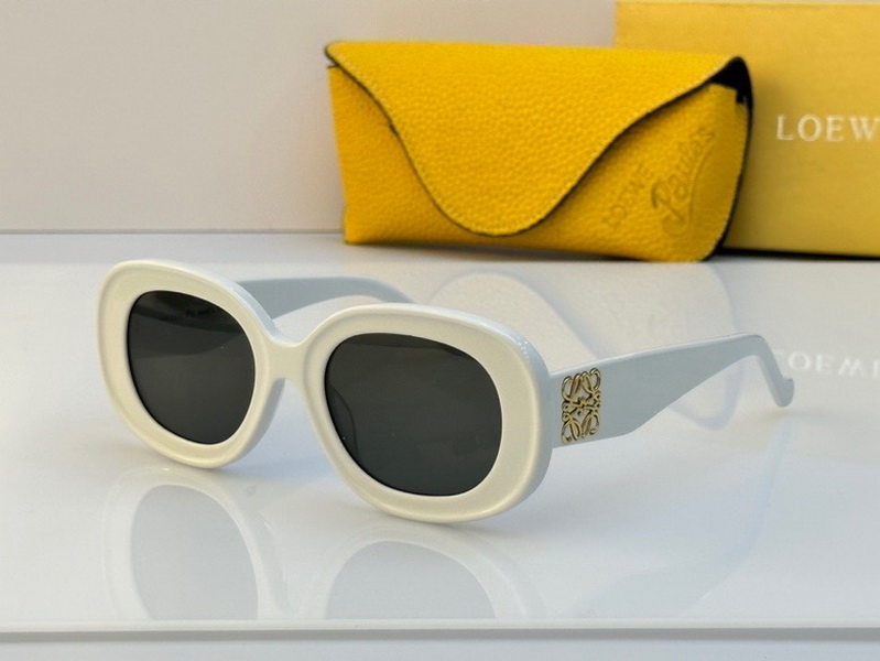 Loewe Sunglasses(AAAA)-383