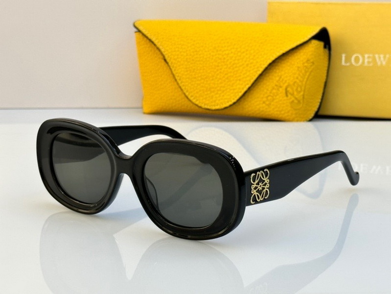 Loewe Sunglasses(AAAA)-382