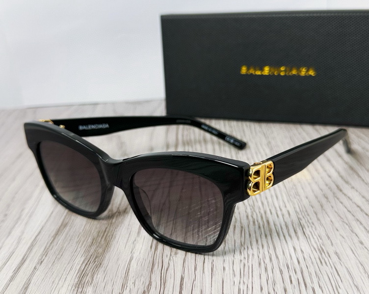 Balenciaga Sunglasses(AAAA)-428