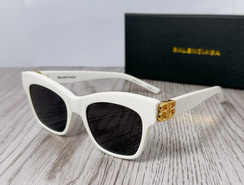 Balenciaga Sunglasses(AAAA)-427