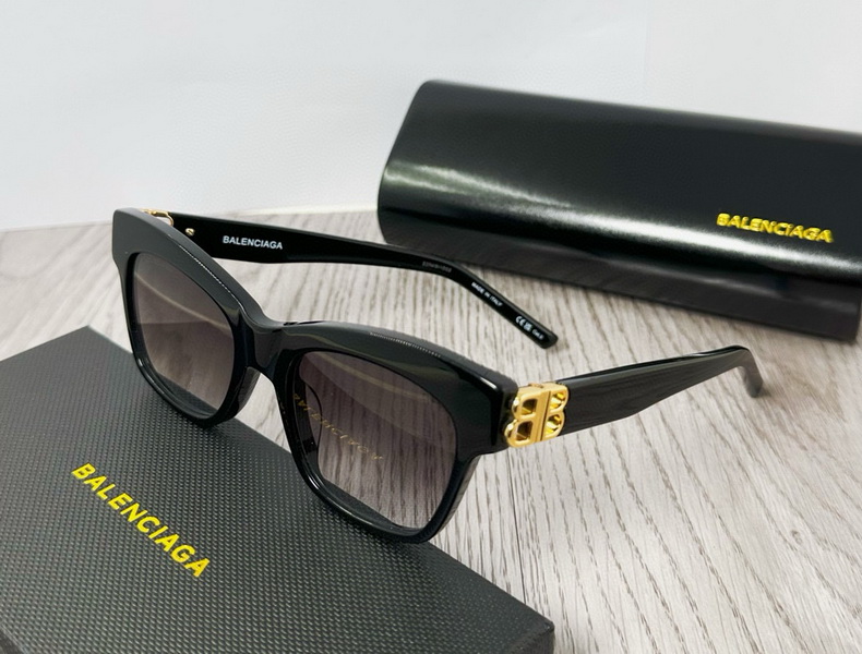 Balenciaga Sunglasses(AAAA)-426