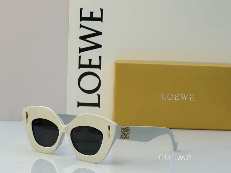 Loewe Sunglasses(AAAA)-319
