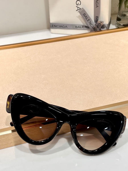 Balenciaga Sunglasses(AAAA)-402