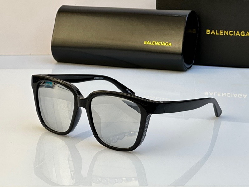 Balenciaga Sunglasses(AAAA)-390