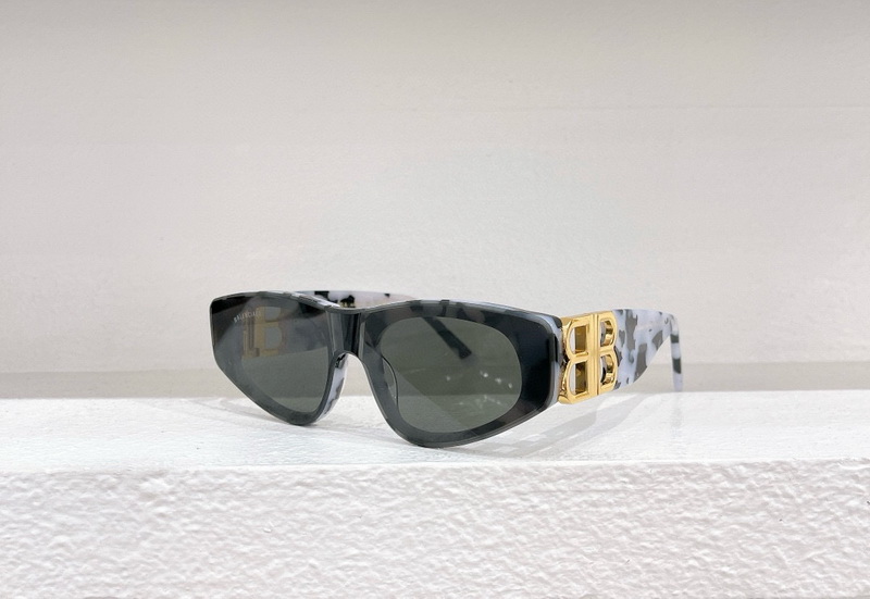 Balenciaga Sunglasses(AAAA)-324