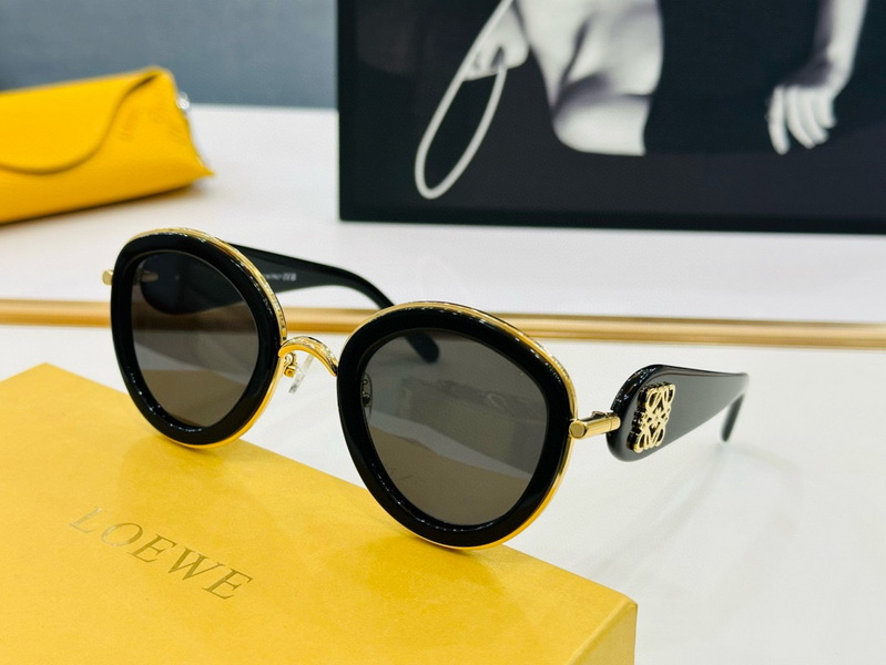 Loewe Sunglasses(AAAA)-228