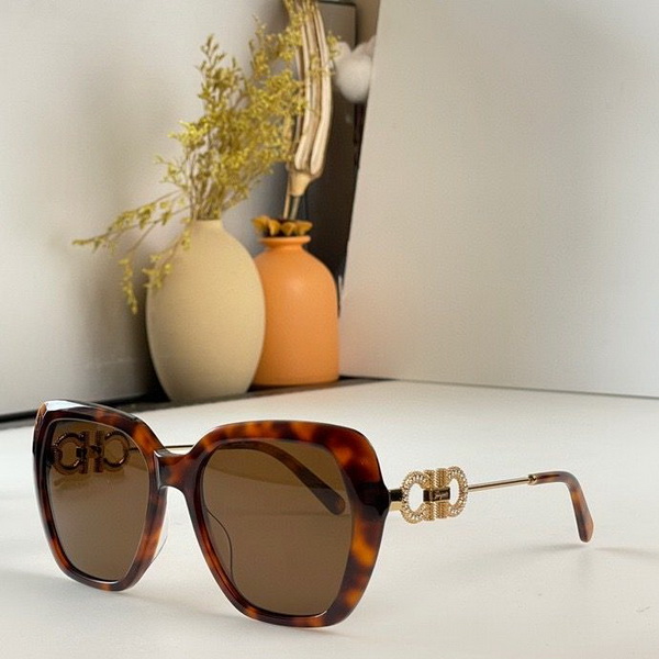 Ferragamo Sunglasses(AAAA)-324