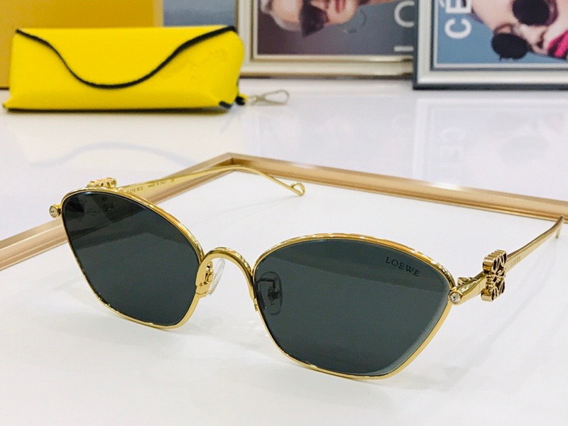 Loewe Sunglasses(AAAA)-160
