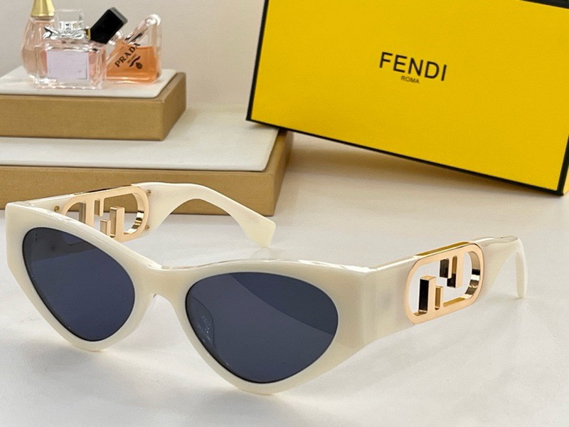 Fendi Sunglasses(AAAA)-421