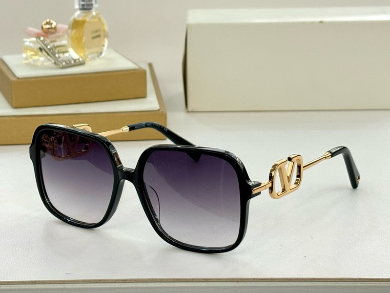 Valentino Sunglasses(AAAA)-211