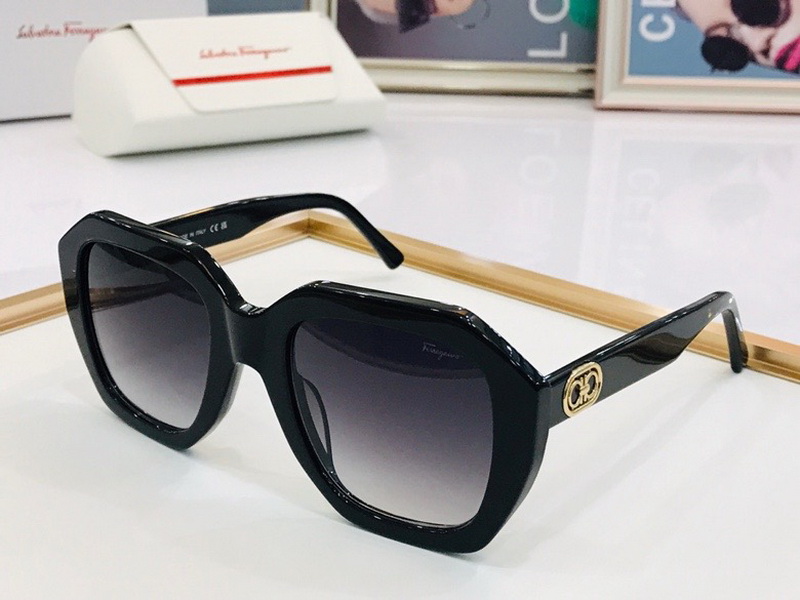 Ferragamo Sunglasses(AAAA)-262