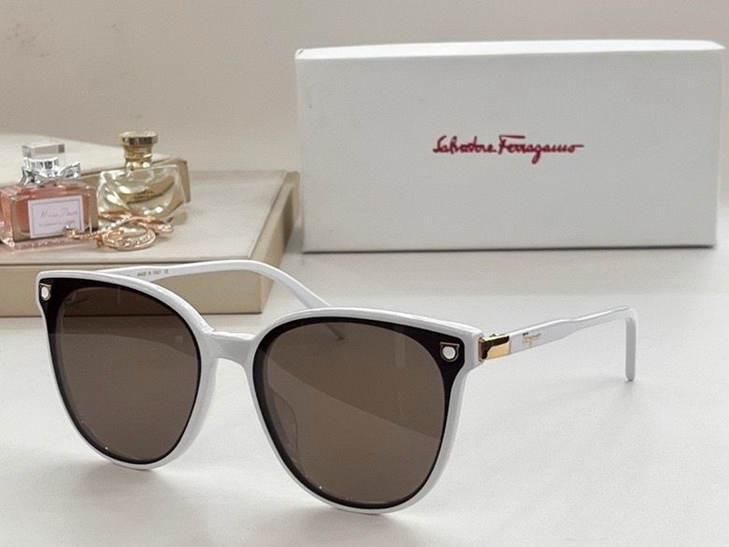 Ferragamo Sunglasses(AAAA)-246