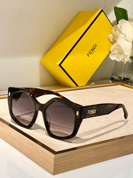 Fendi Sunglasses(AAAA)-399