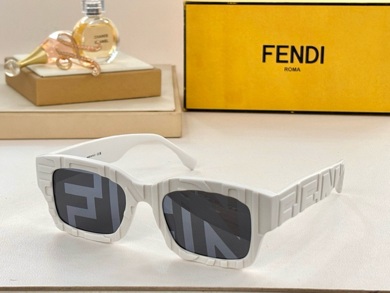 Fendi Sunglasses(AAAA)-336