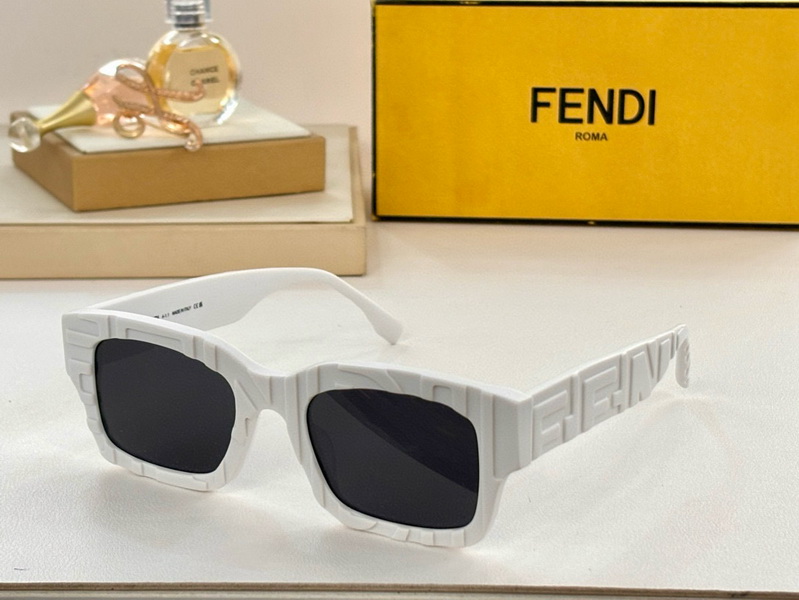 Fendi Sunglasses(AAAA)-335