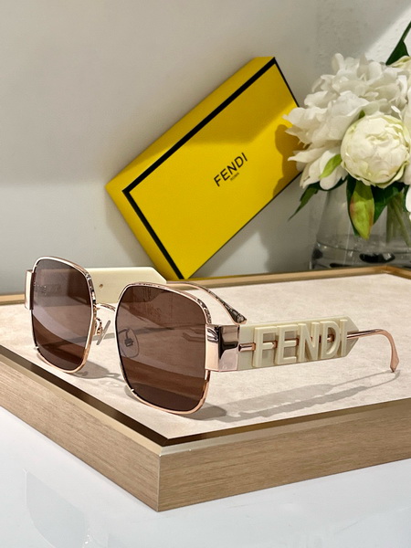 Fendi Sunglasses(AAAA)-319