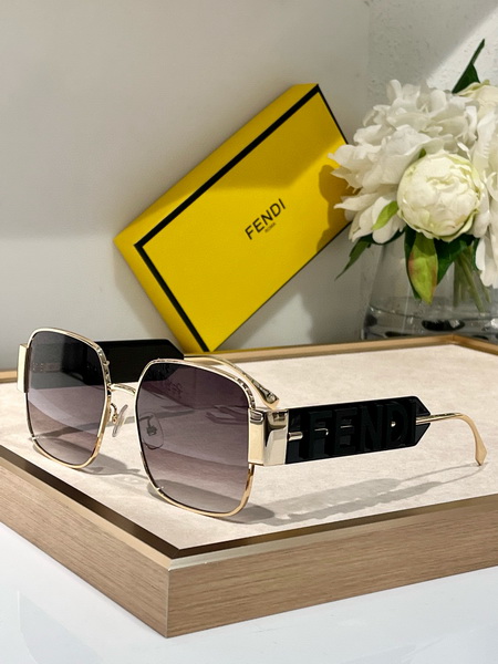 Fendi Sunglasses(AAAA)-318
