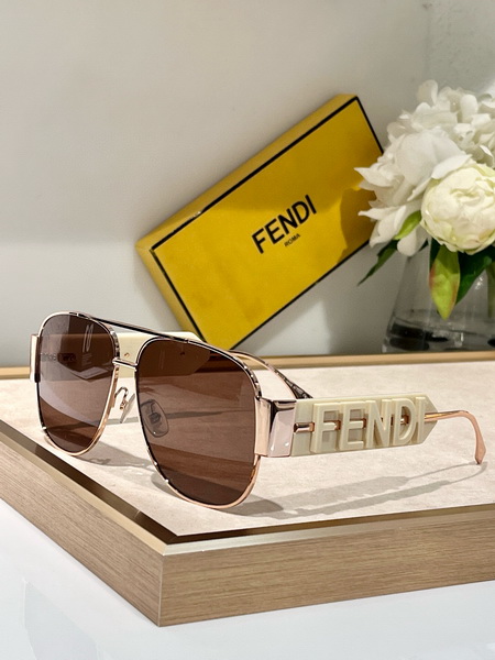 Fendi Sunglasses(AAAA)-310