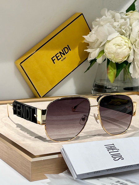 Fendi Sunglasses(AAAA)-307