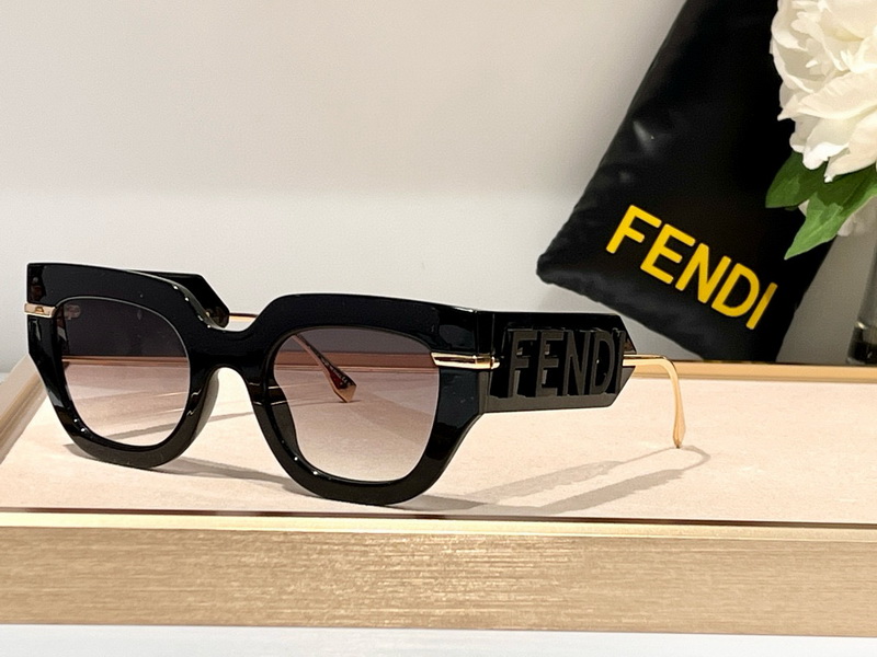 Fendi Sunglasses(AAAA)-300