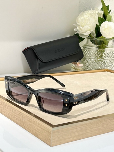 Valentino Sunglasses(AAAA)-090