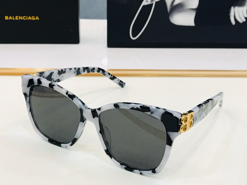 Balenciaga Sunglasses(AAAA)-107