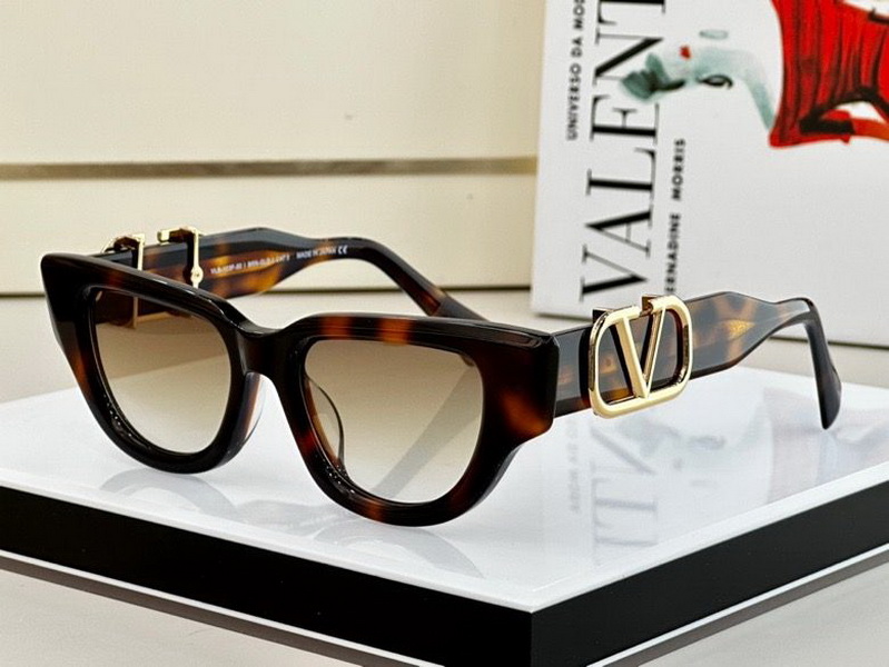 Valentino Sunglasses(AAAA)-063