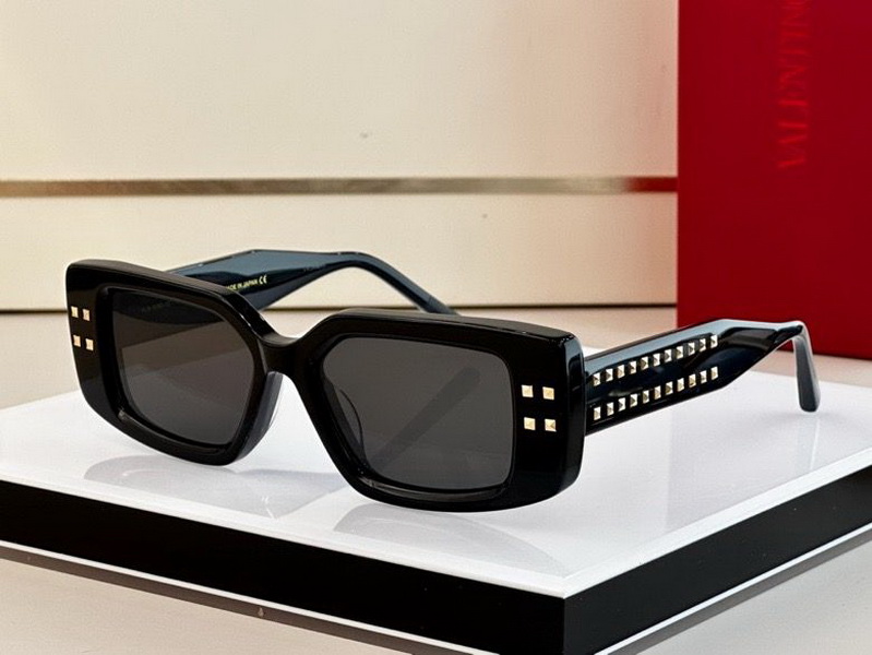 Valentino Sunglasses(AAAA)-057