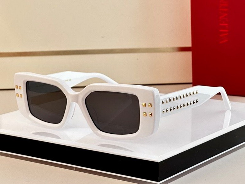 Valentino Sunglasses(AAAA)-052