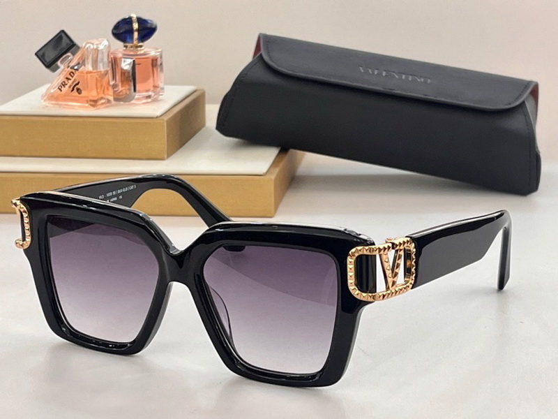 Valentino Sunglasses(AAAA)-042