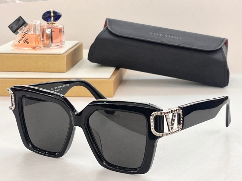 Valentino Sunglasses(AAAA)-044