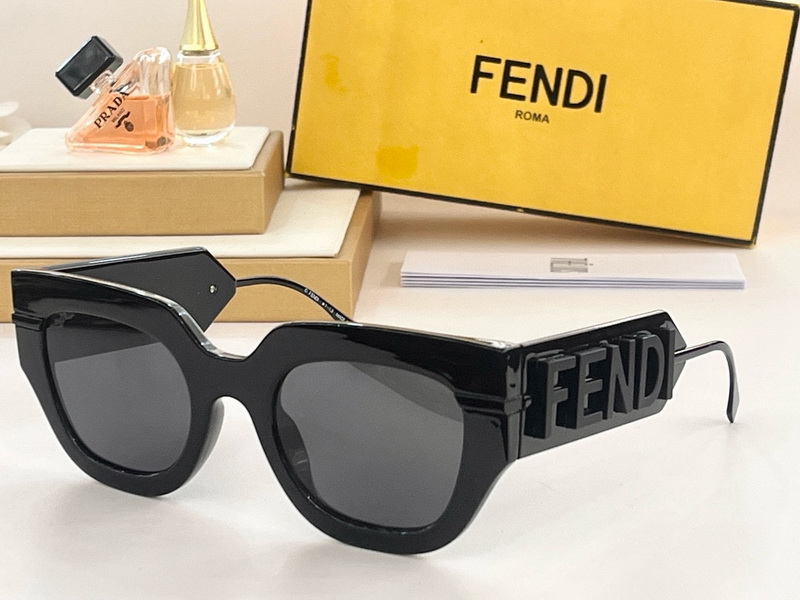 Fendi Sunglasses(AAAA)-210