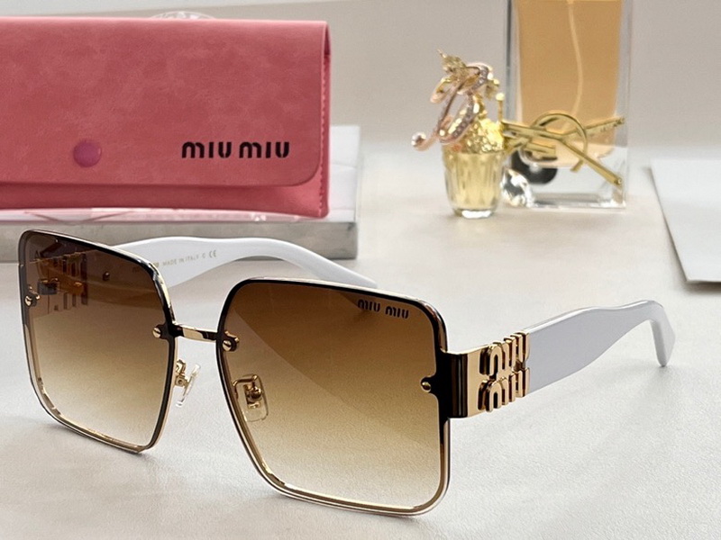 MiuMiu-242