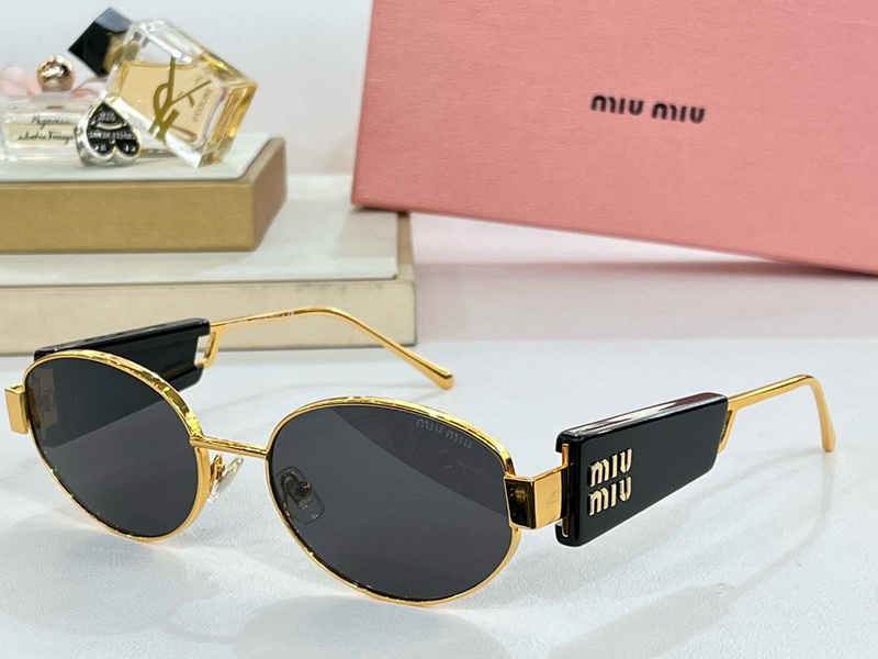 MiuMiu-066
