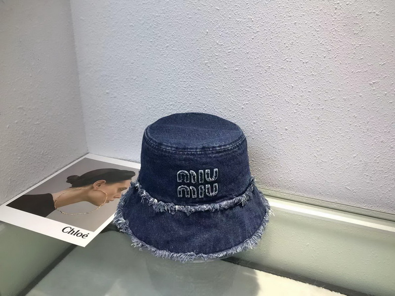 miumiu Cap-090