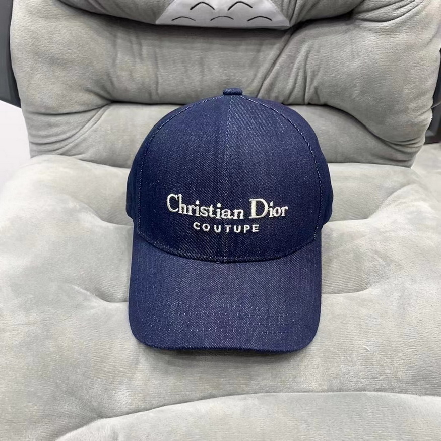 Dior Cap-440
