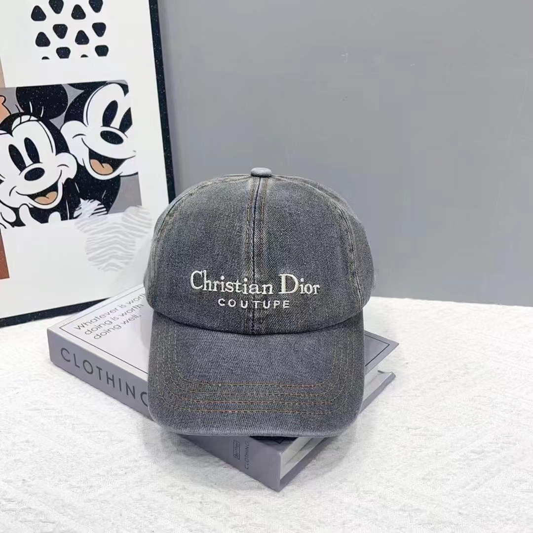 Dior Cap-437