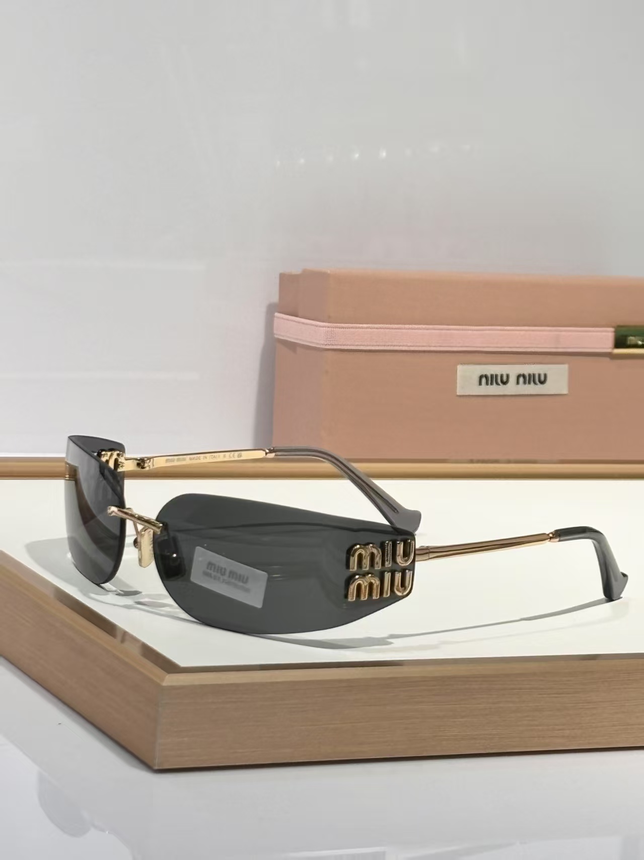 MiuMiu-1300