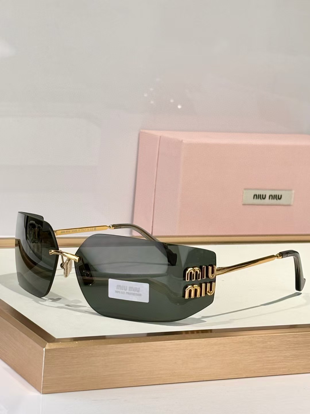 MiuMiu-1300