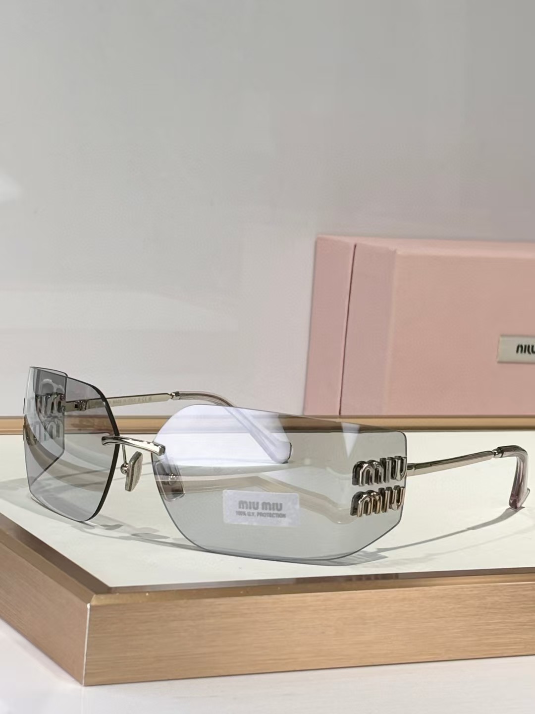 MiuMiu-1300