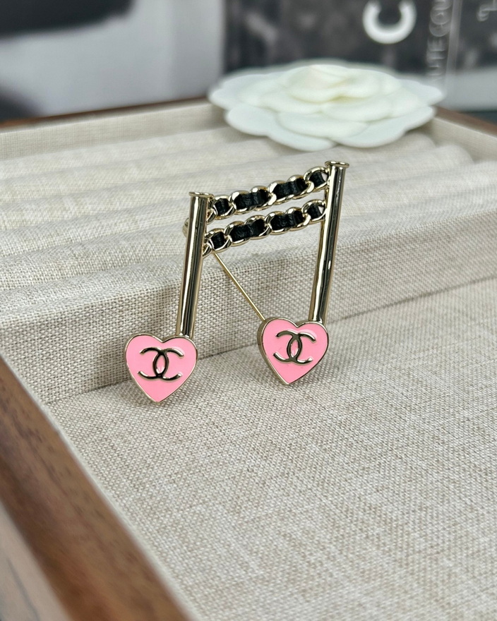Chanel Brooch-080