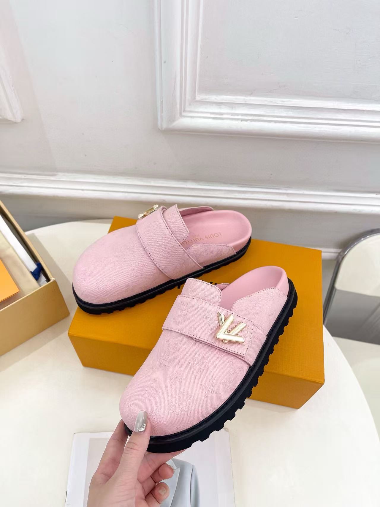LV Slippers(AAA)-088
