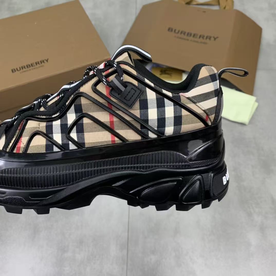 Burberry Shoes(AAA)-016