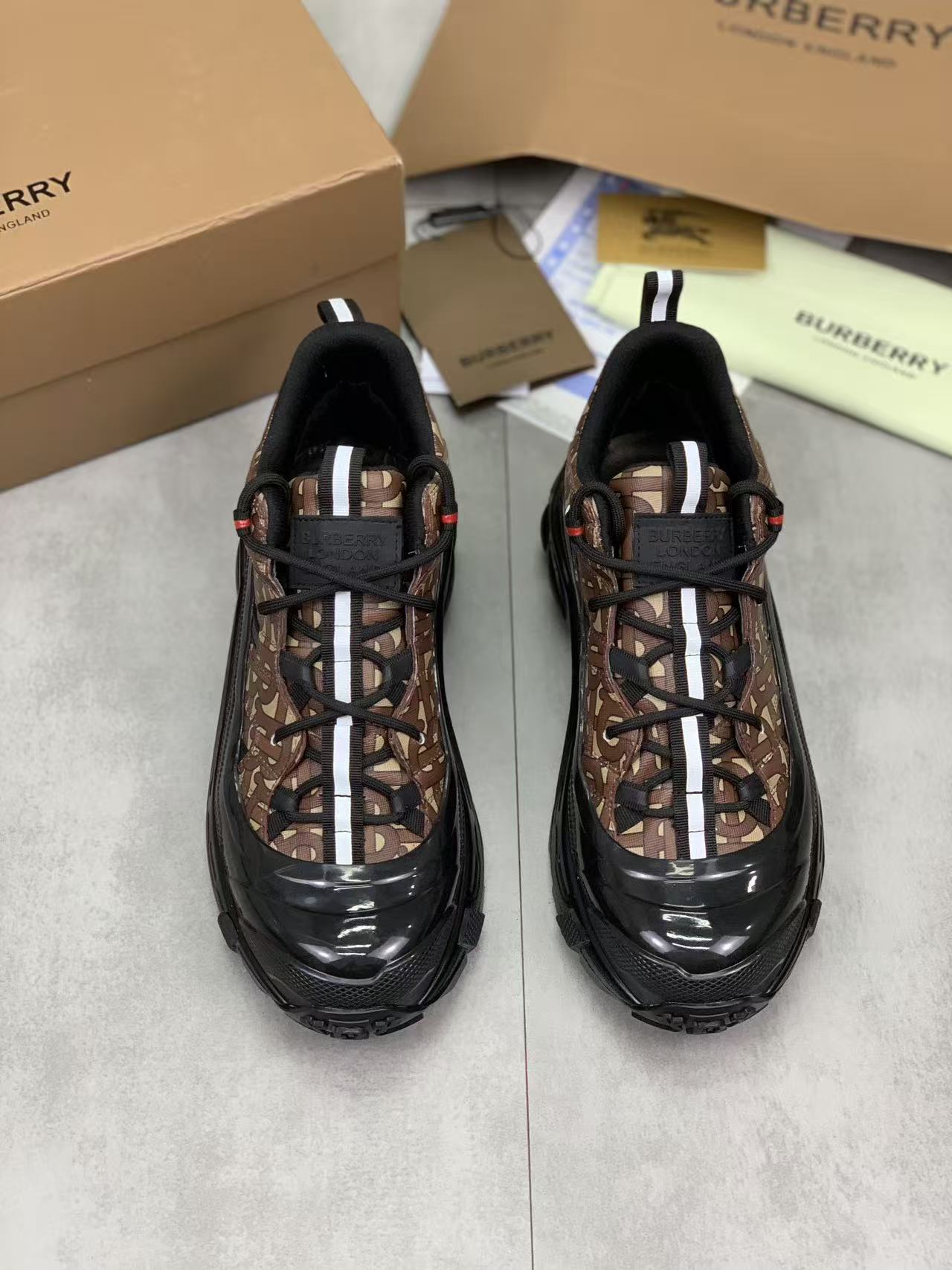Burberry Shoes(AAA)-017
