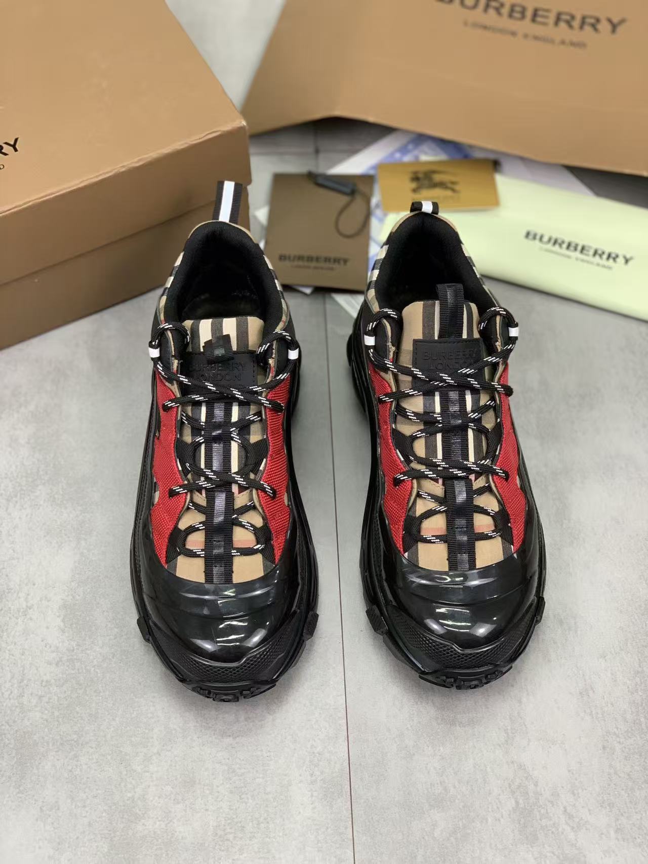 Burberry Shoes(AAA)-015